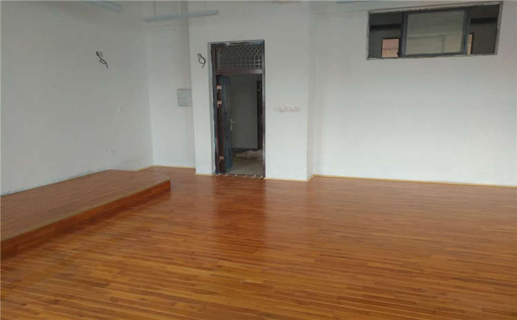 橡膠木排球館木地板**是多少錢(qián)?