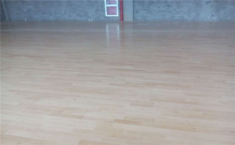 松木風(fēng)雨操場地板怎么保養(yǎng)?