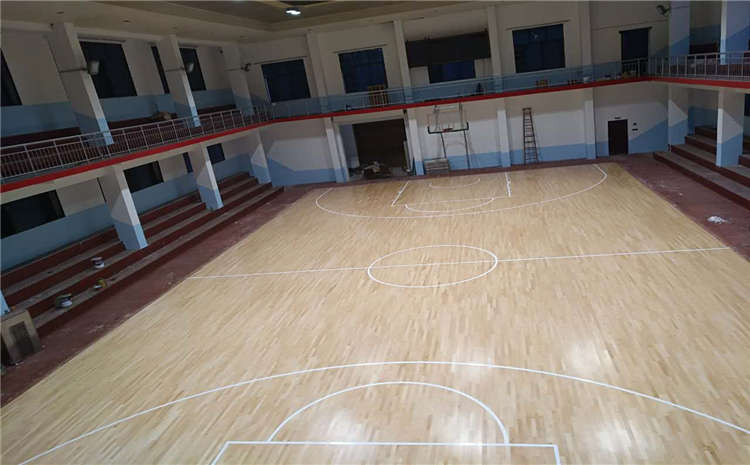 拼裝體育場館木地板多少錢合適