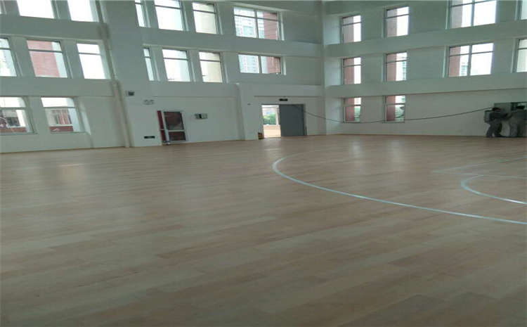 學(xué)校木地板籃球館主輔龍骨結(jié)構(gòu)