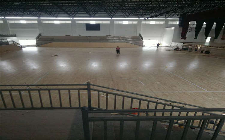 柞木木地板籃球館價格