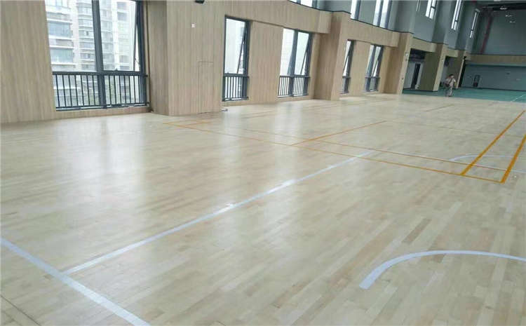 24厚乒乓球館木地板怎么翻新