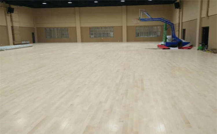 楓樺木NBA籃球場木地板哪個(gè)牌子好?