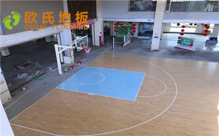 福建龍巖羅龍西路269號(hào)籃球館木地板圖片
