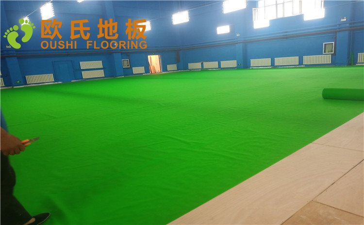 烏魯木齊北京北路東風(fēng)花苑小區(qū)個人羽毛球館木地板項目—?dú)W氏實(shí)木運(yùn)動地板